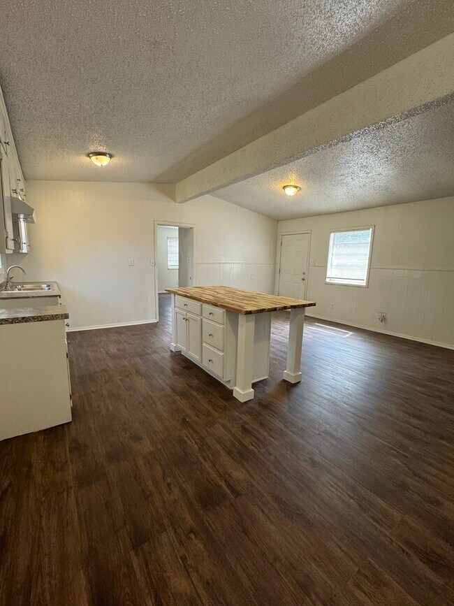 Building Photo - 5606 46th St