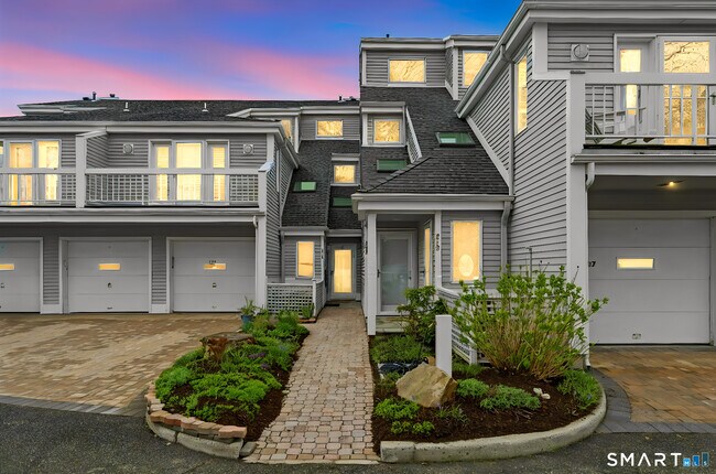 Foto del edificio - 216 Breakers Ln