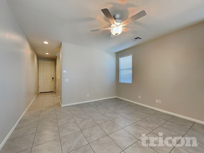 Building Photo - 8616 E Posada Ave