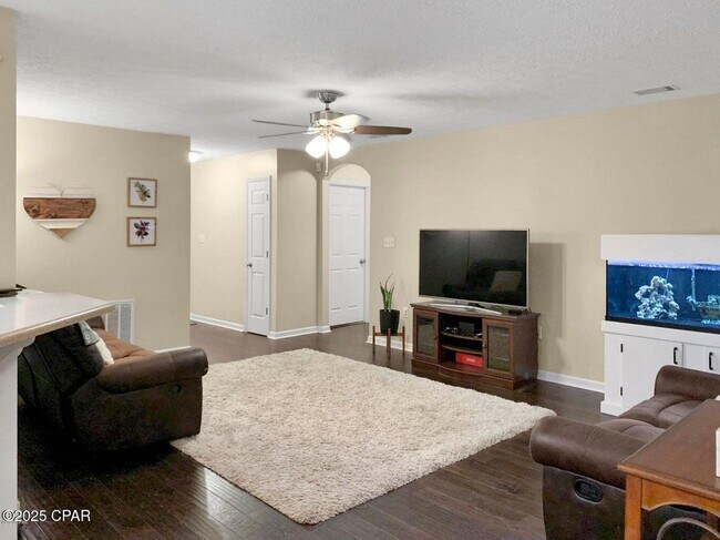Foto del edificio - 6416 Wildwood Ct