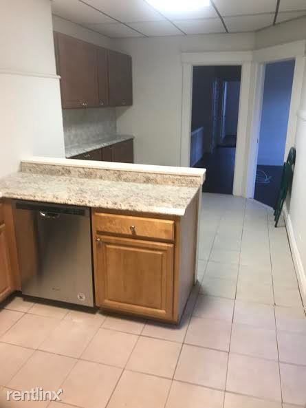 Building Photo - 4 br, 1 bath Apartment - 512-514 Devon St