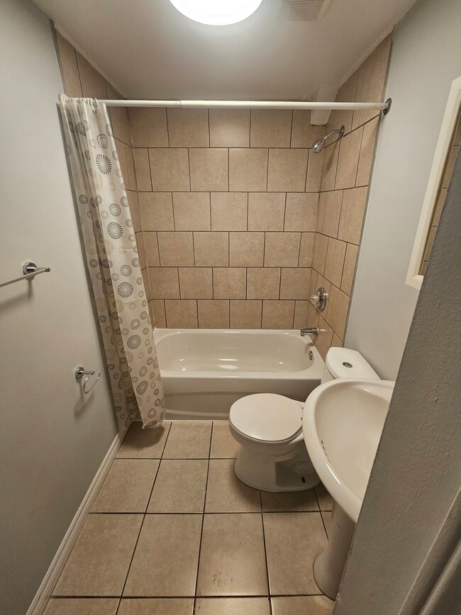 Photo du bâtiment - 12 Harry Crescent