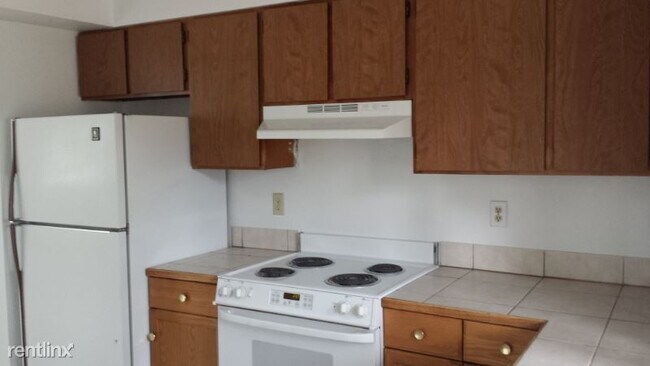 Building Photo - 3 br, 1 bath Townhome - 6772 Locust St