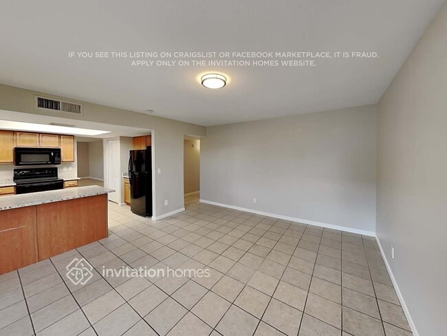 Building Photo - 4709 W Paradise Ln