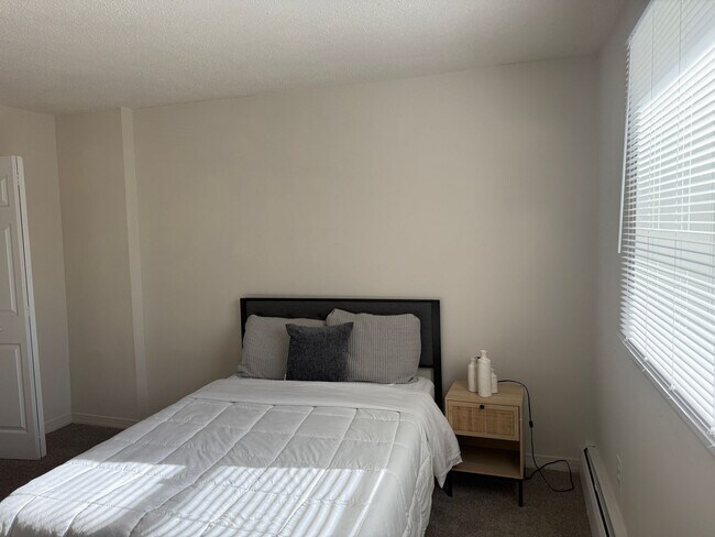 Interior Photo - Colonial Point Apartments