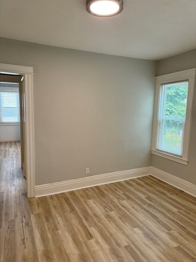 Foto del edificio - Spacious and remodeled 1 bedroom near the ...
