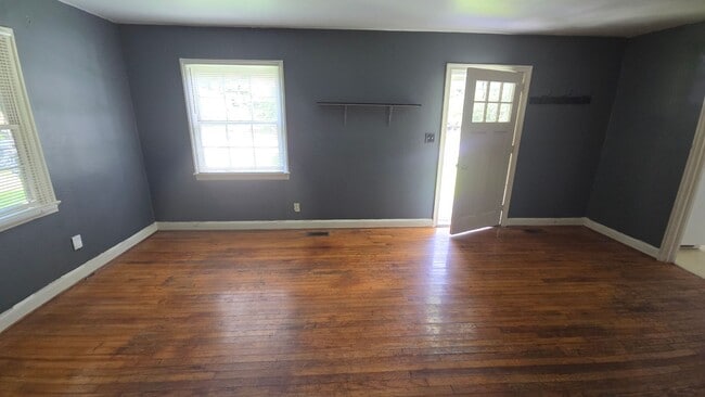 Building Photo - Forest Acres