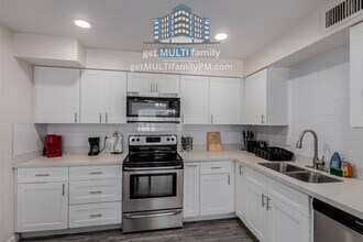 Building Photo - 515 W Pebble Beach Dr