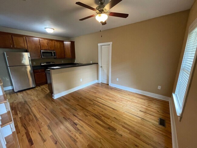 Foto del edificio - PRE-LEASING FOR AUGUST 2026!