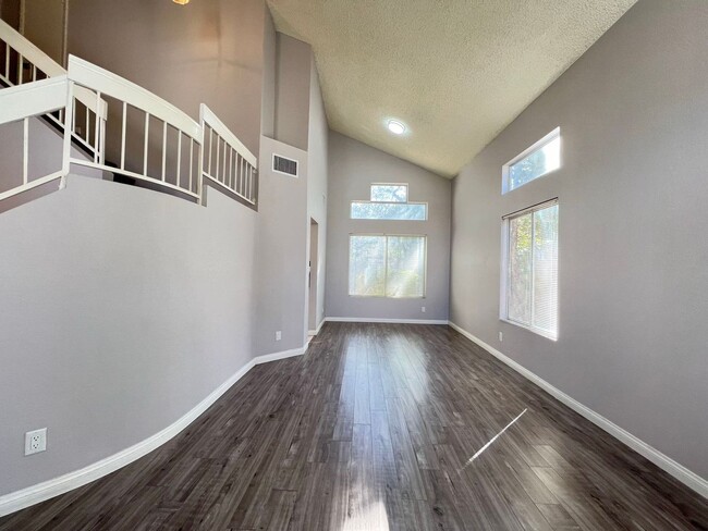 Building Photo - 8325 Tide Pool Dr