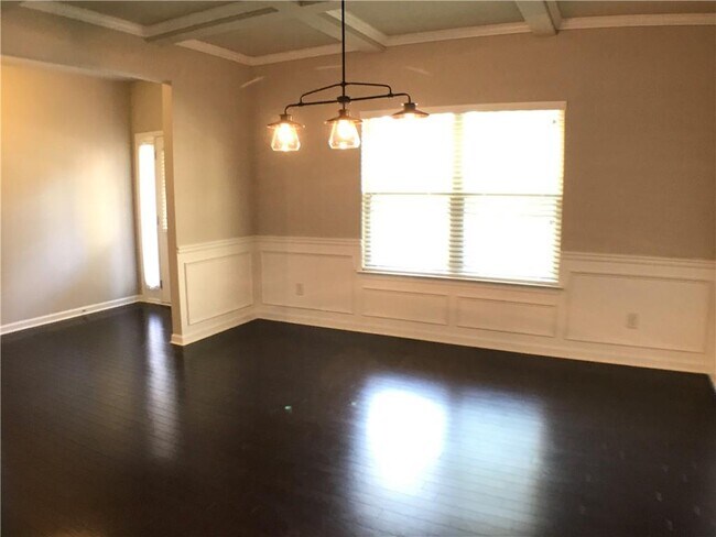 Building Photo - 933 Whitfield Oak Way NE