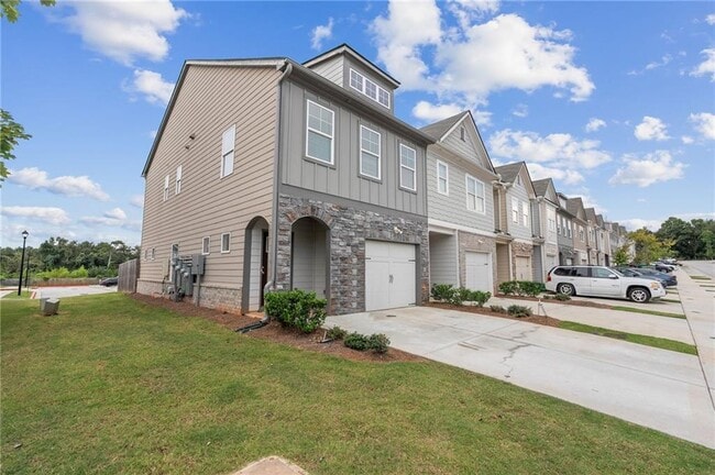 Building Photo - 5797 Calle Vis Dr
