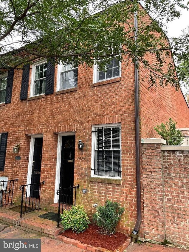 Primary Photo - Cozy Georgetown House with Private Garden