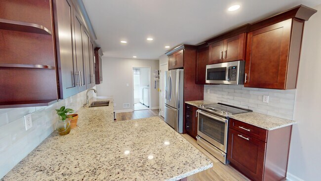 Kitchen - 13526 Forest Bend Cir