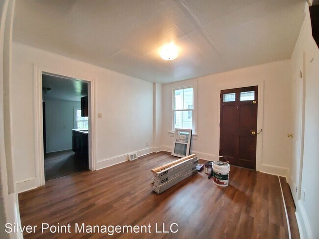 Building Photo - 3 br, 1 bath House - 208 Bank St.