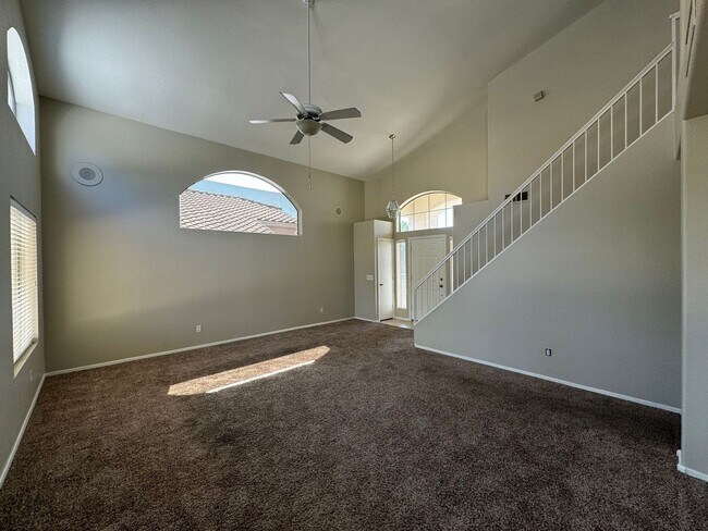 Building Photo - 3 Bedroom - 2.5 Bath - 1510 Sq Ft. Home wi...