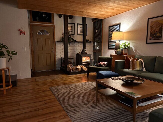 Foto del edificio - 1904 Sierra Nevada Rd