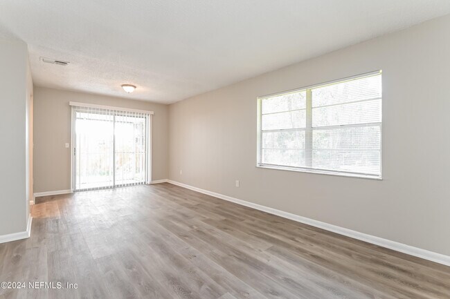 Building Photo - 8615 Thims Ave