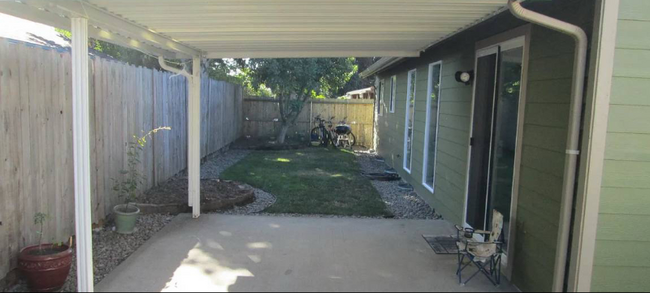 Foto del edificio - 4274 Glencoe St NE