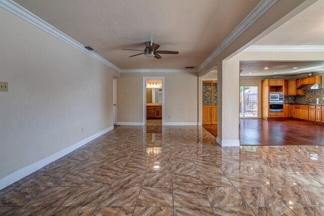 Foto del edificio - 3 br, 2 bath House - 1089 1st Street