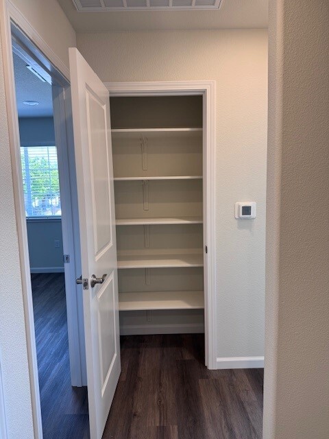 Building Photo - Astoria Place