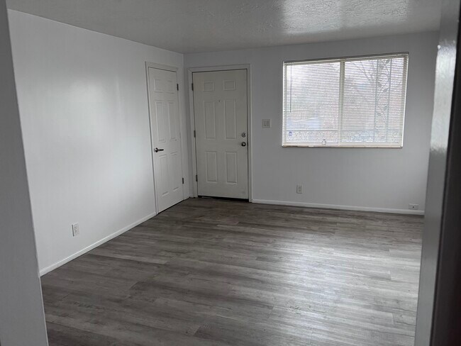 Building Photo - 938 W 300 S