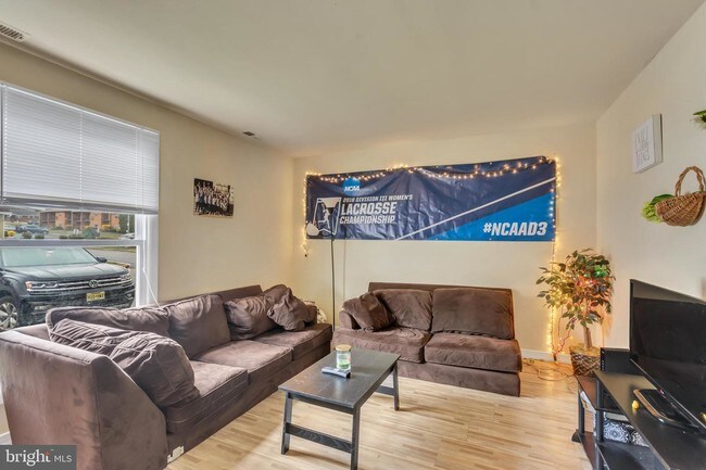 Building Photo - 17 Beau Rivage Dr