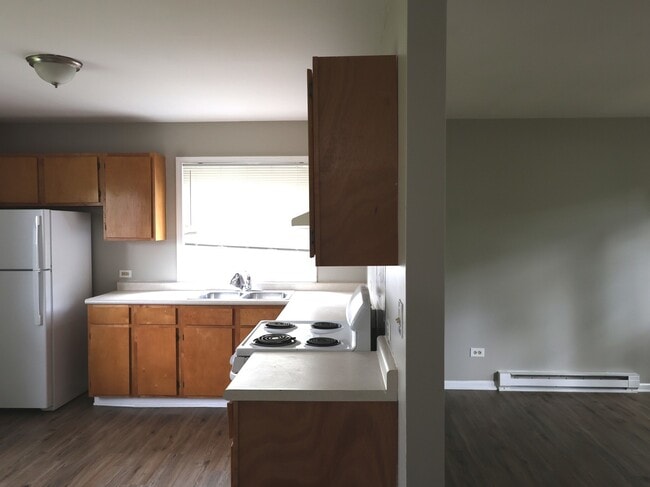 Building Photo - 25274 W Lincoln Dr