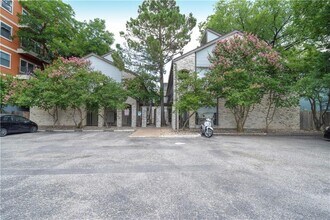 Building Photo - 2815 Rio Grande St