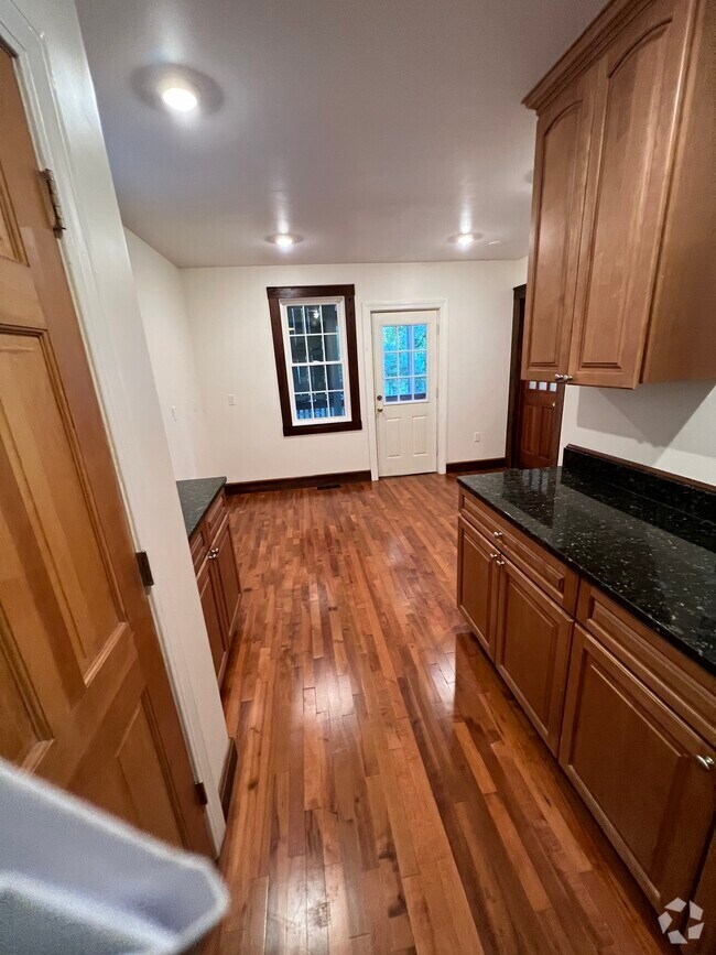Newton Upper Falls Apartments for Rent with Hardwood Floors Newton