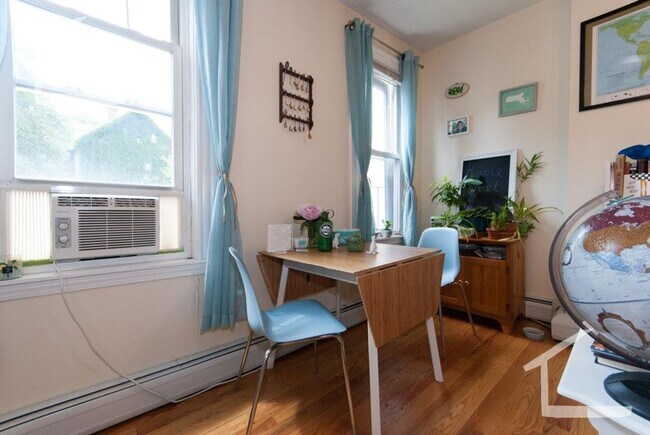 Foto del edificio - 6/1 No Fee! Charming 1BR plus office near Brookline Village