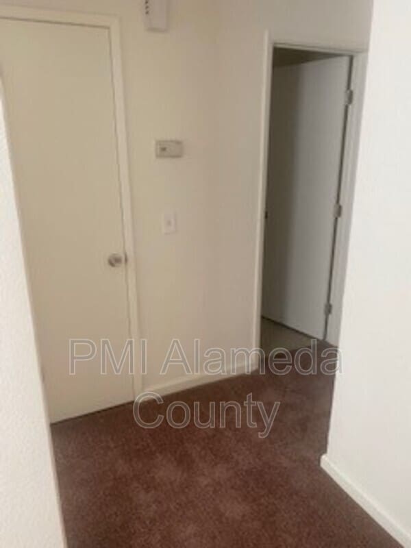Building Photo - 417 Sutter St