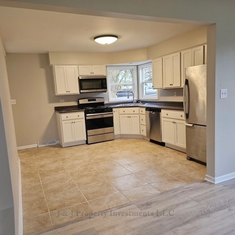 Foto principal - 7119 S Solon Rd