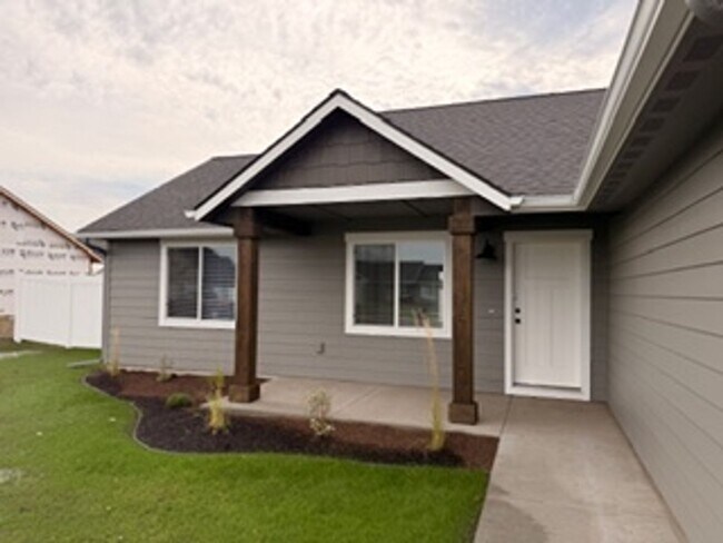 Building Photo - 12037 N Lennon Ln