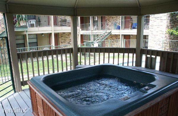 Primary Photo - 100 Warden Ln