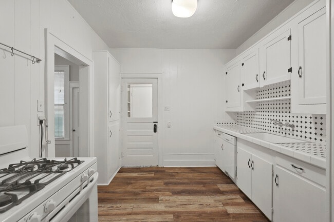 Photo - 5930 Velasco Ave House