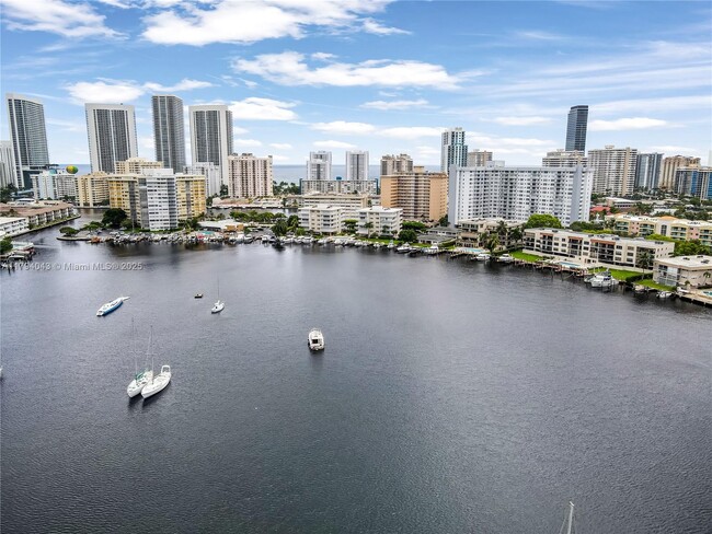 Foto del edificio - 430 Golden Isles Dr