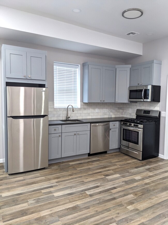 4-piece kitchen - 1720 Norman St