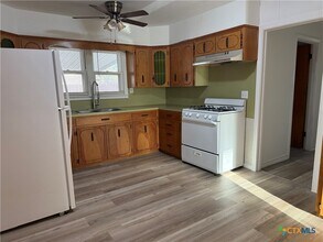 Building Photo - 1321 Ave I