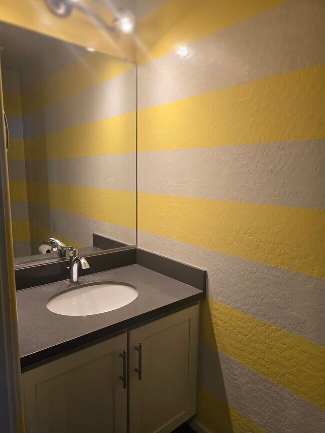Foto del edificio - Beautiful Property with Contemporary Flair