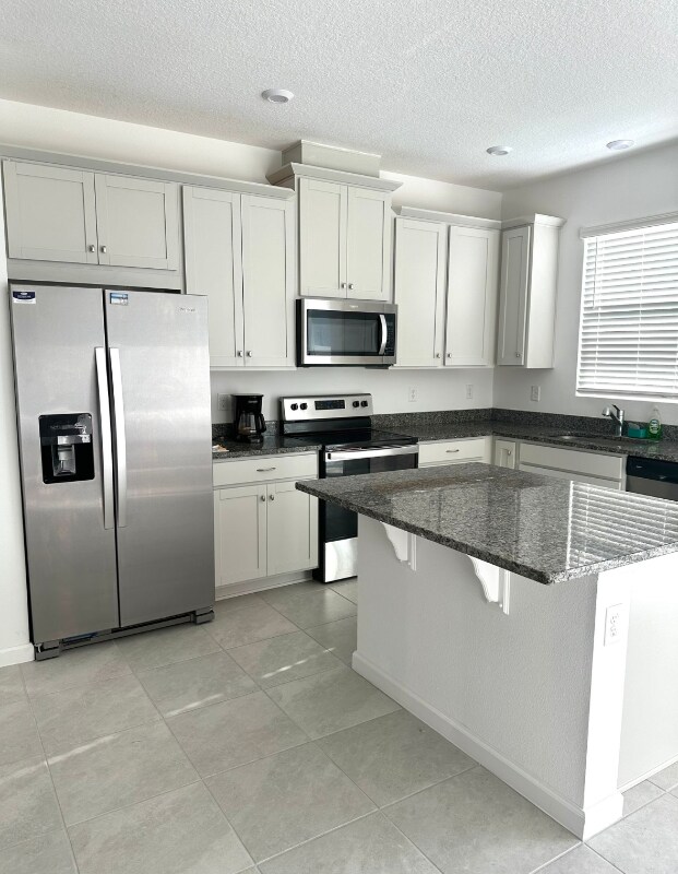 Foto del edificio - 1148 Lakeshore Breeze Pl