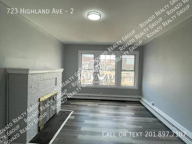 Building Photo - 723 Highland Ave- 4 bedroom in Newark