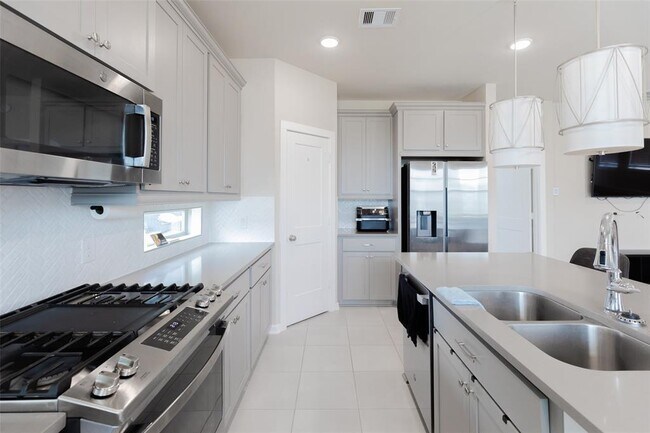 Building Photo - 23931 Oriole Vly Trl