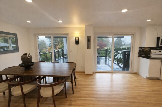 Foto del edificio - 5Bd/2.25Ba Bellevue House