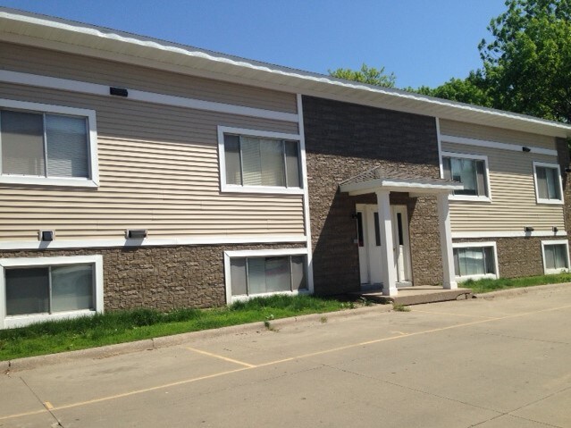 Building Photo - 513 S Van Buren St
