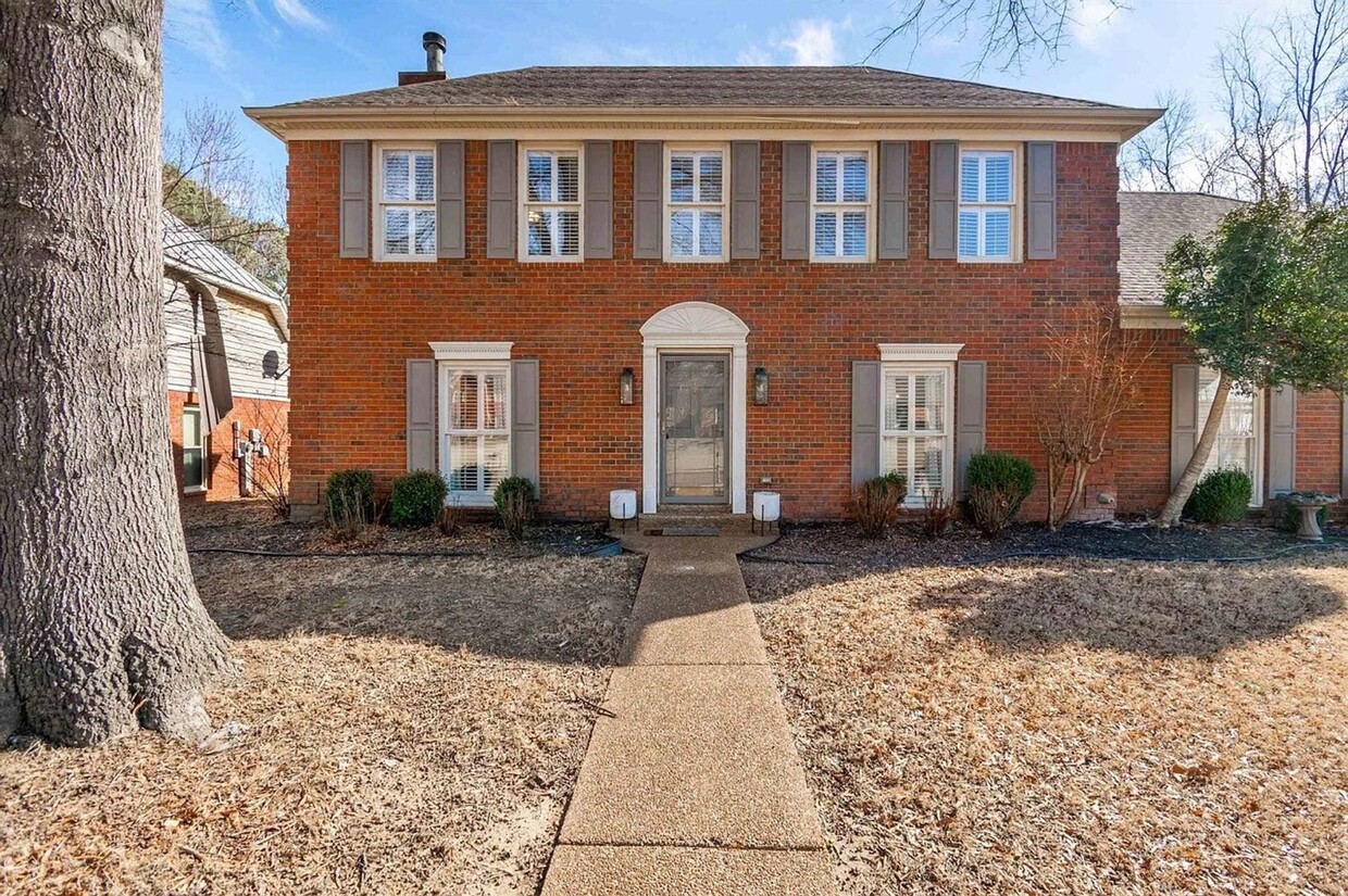 Primary Photo - Colonial Style Collierville Home located o...