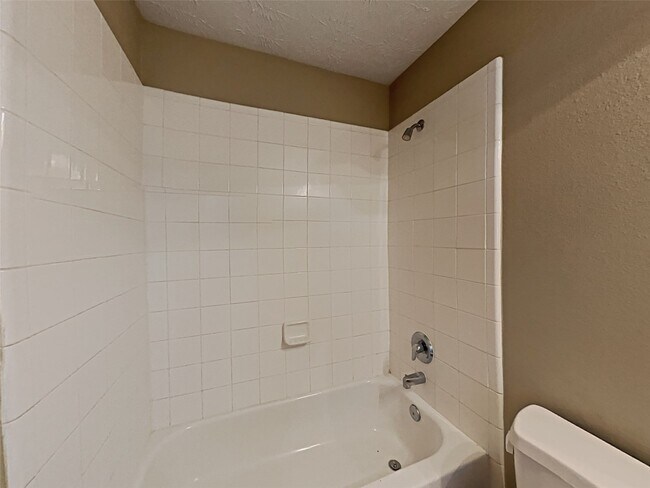Foto del edificio - 5010 Deer Path Dr