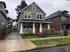 Building Photo - 3932 NE 66th Ave