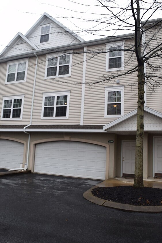 Foto principal - 140 Kenley Ct