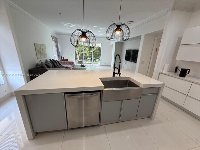 Foto del edificio - 4943 SW 35th Terrace